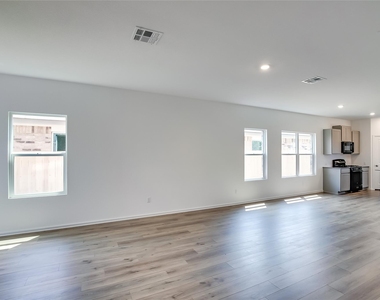 232 Canley Loop - Photo Thumbnail 6