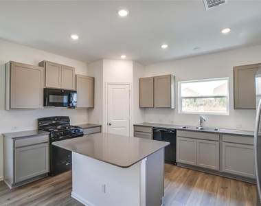 232 Canley Loop - Photo Thumbnail 8