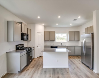 232 Canley Loop - Photo Thumbnail 7