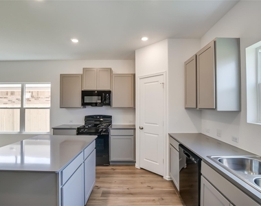 232 Canley Loop - Photo Thumbnail 9