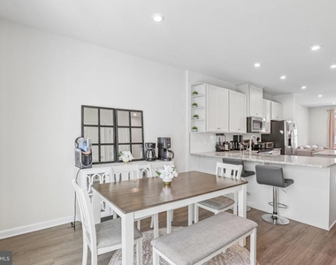 158 Woodgate Circle - Photo Thumbnail 16