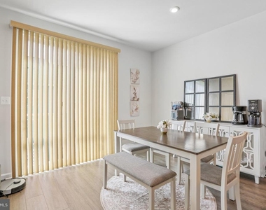 158 Woodgate Circle - Photo Thumbnail 17