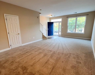 8646 Willow Leaf Lane - Photo Thumbnail 3