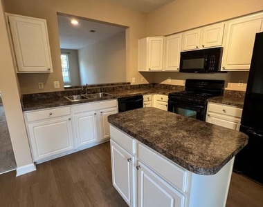 8646 Willow Leaf Lane - Photo Thumbnail 6