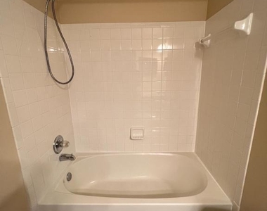 8646 Willow Leaf Lane - Photo Thumbnail 17