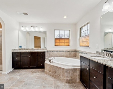 7578 Arundel Woods Drive - Photo Thumbnail 4