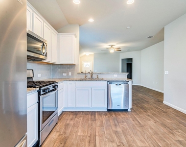 392 Blue Sage Dr - Photo Thumbnail 7