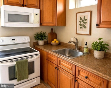 23 North Carolina Avenue - Photo Thumbnail 5