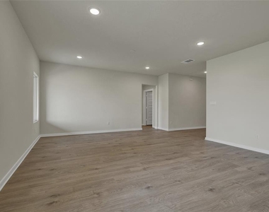 160 Davis Mountain Cv - Photo Thumbnail 6
