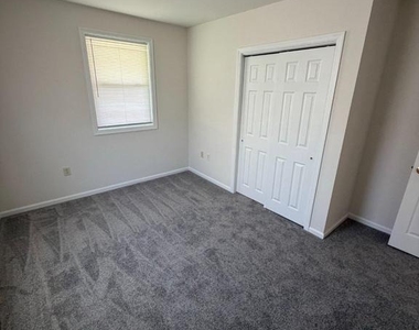 200 Brylgon Avenue - Photo Thumbnail 4