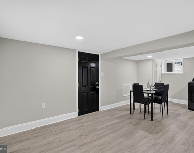 109 E 40th Street - Photo Thumbnail 27
