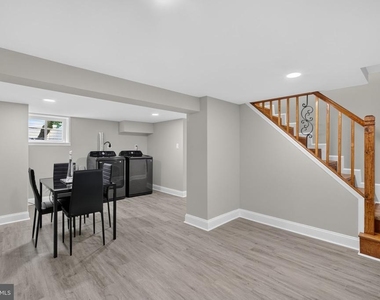 109 E 40th Street - Photo Thumbnail 26