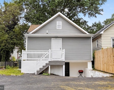 109 E 40th Street - Photo Thumbnail 38