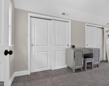 109 E 40th Street - Photo Thumbnail 35
