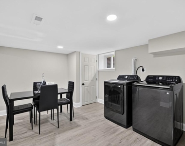 109 E 40th Street - Photo Thumbnail 25