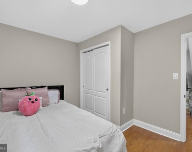 109 E 40th Street - Photo Thumbnail 17