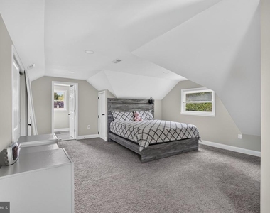 109 E 40th Street - Photo Thumbnail 42