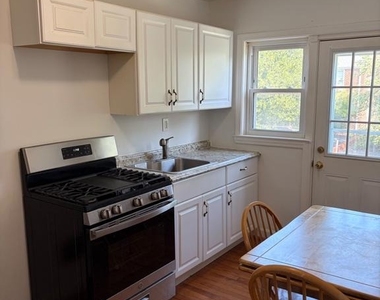1403 Beech Street - Photo Thumbnail 4