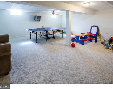 33 Hempstead Drive - Photo Thumbnail 20