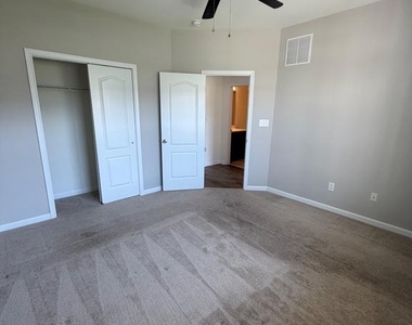 44 Esther Court - Photo Thumbnail 11