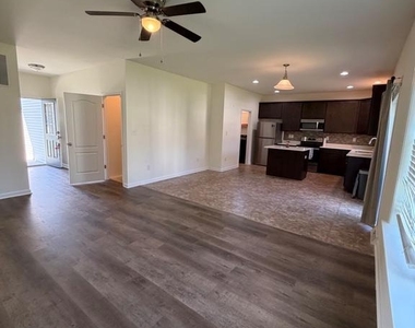 44 Esther Court - Photo Thumbnail 4