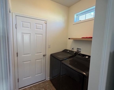 44 Esther Court - Photo Thumbnail 7