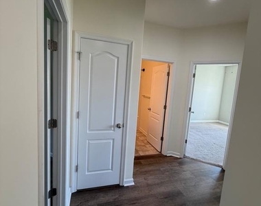 44 Esther Court - Photo Thumbnail 14