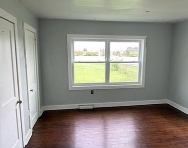 2318 S Dupont Boulevard - Photo Thumbnail 9