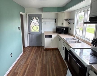 2318 S Dupont Boulevard - Photo Thumbnail 6