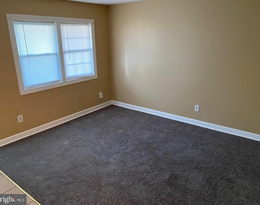 496 Barrister Place - Photo Thumbnail 9
