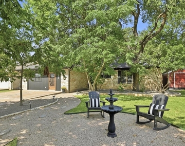303 Pin Oak Dr - Photo Thumbnail 1
