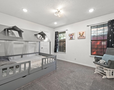 303 Pin Oak Dr - Photo Thumbnail 23