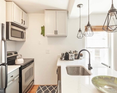 2119 N Street Nw - Photo Thumbnail 7