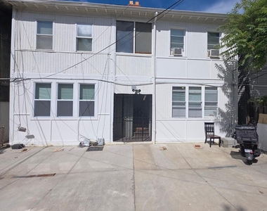 1829 M Street Ne - Photo Thumbnail 5