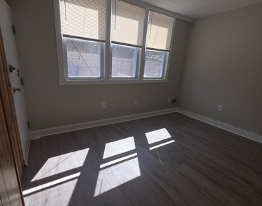 1829 M Street Ne - Photo Thumbnail 2