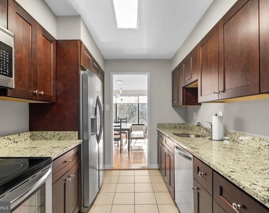 2501 Calvert Street Nw - Photo Thumbnail 4