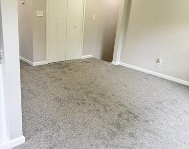 142 Joliet Street Sw - Photo Thumbnail 8