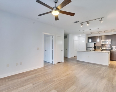 1900 Barton Springs Rd - Photo Thumbnail 5
