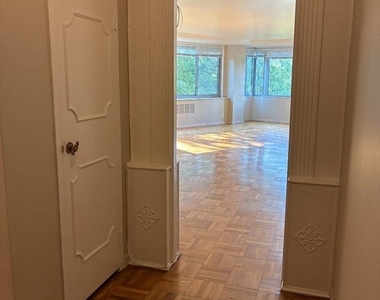 4200 Cathedral Avenue Nw - Photo Thumbnail 4