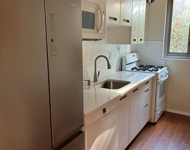 4200 Cathedral Avenue Nw - Photo Thumbnail 10