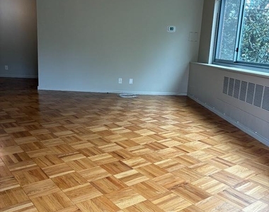 4200 Cathedral Avenue Nw - Photo Thumbnail 8