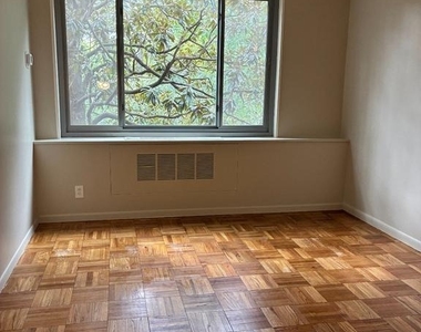 4200 Cathedral Avenue Nw - Photo Thumbnail 17