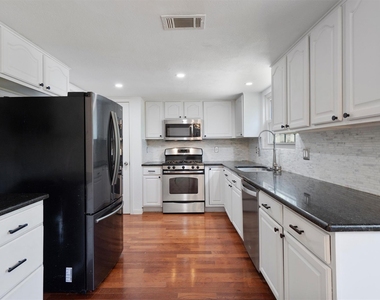 9809 Meadowheath Dr - Photo Thumbnail 9