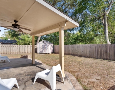 9809 Meadowheath Dr - Photo Thumbnail 23
