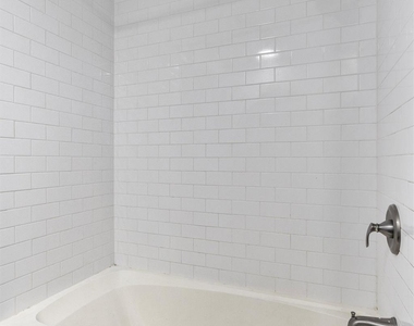 9809 Meadowheath Dr - Photo Thumbnail 17
