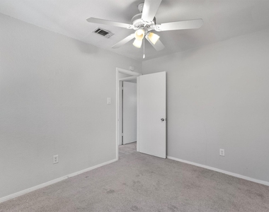 9809 Meadowheath Dr - Photo Thumbnail 20