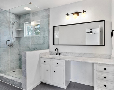 9809 Meadowheath Dr - Photo Thumbnail 14