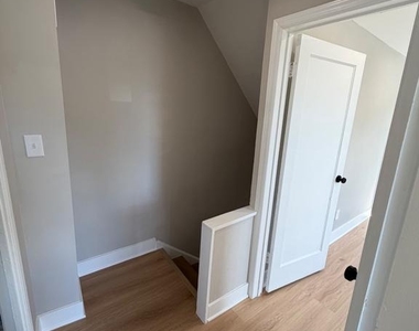 5210 Hayes Ne - Photo Thumbnail 7