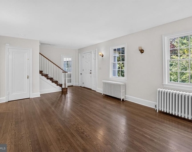 4929 Macarthur Boulevard Nw - Photo Thumbnail 3