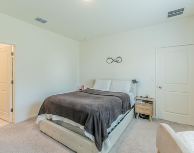 209 Dirty Harry Dr - Photo Thumbnail 10